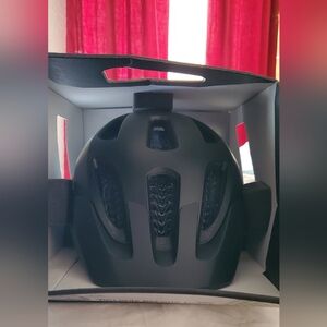 TREK Bicycle Helmet New Nwt Medium